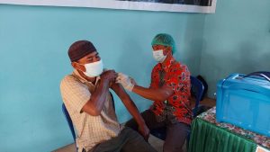 Bantu Target Capaian, Polda Sulteng Gelar Vaksinasi Setentak di Parimo